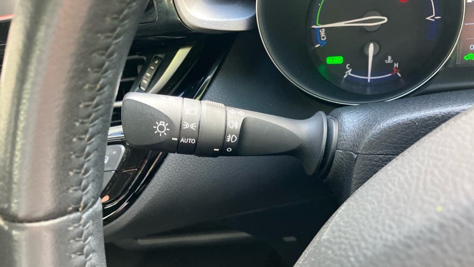 Toyota C-HR 1.8 Hybrid Icon 5dr CVT Hybrid Hatchback - Image 35