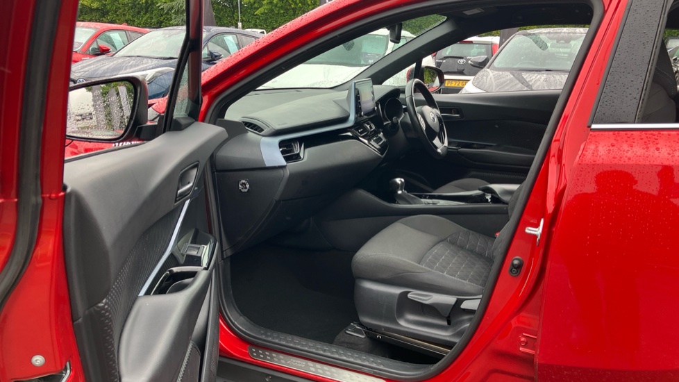 Toyota C-HR 1.8 Hybrid Design 5dr CVT Hybrid Hatchback - Image 5