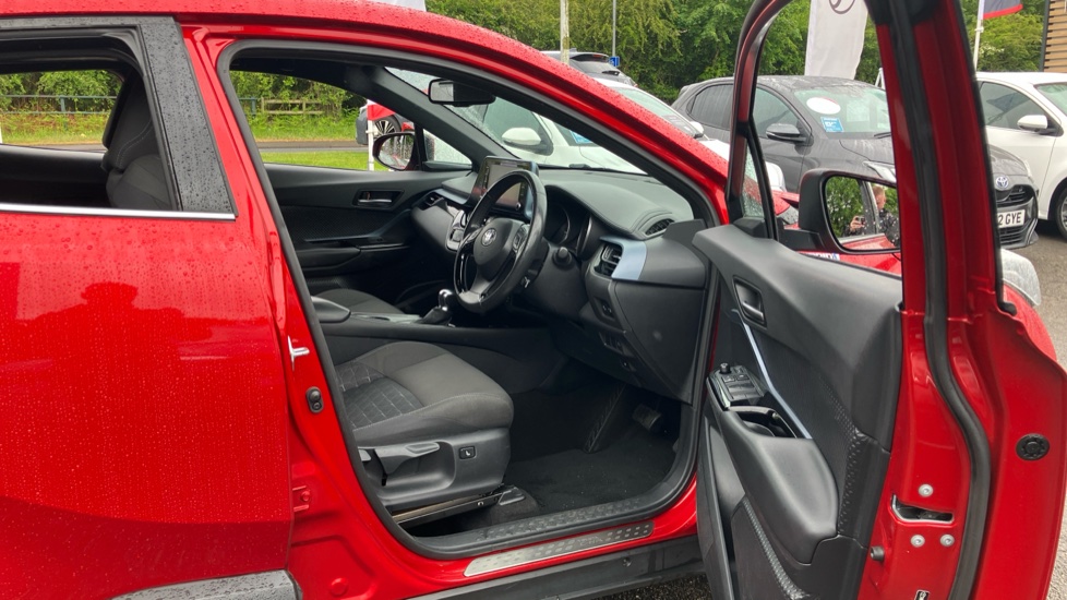 Toyota C-HR 1.8 Hybrid Design 5dr CVT Hybrid Hatchback - Image 12