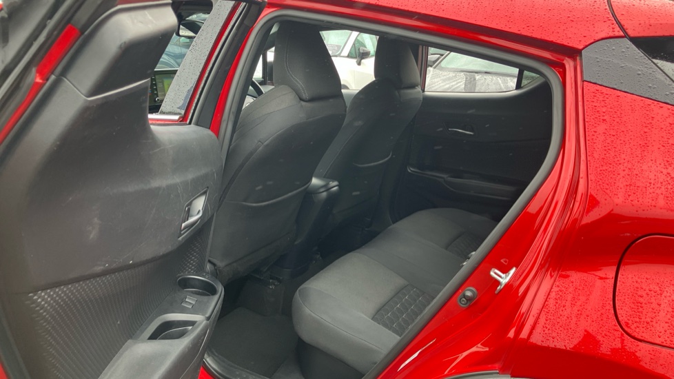 Toyota C-HR 1.8 Hybrid Design 5dr CVT Hybrid Hatchback - Image 15