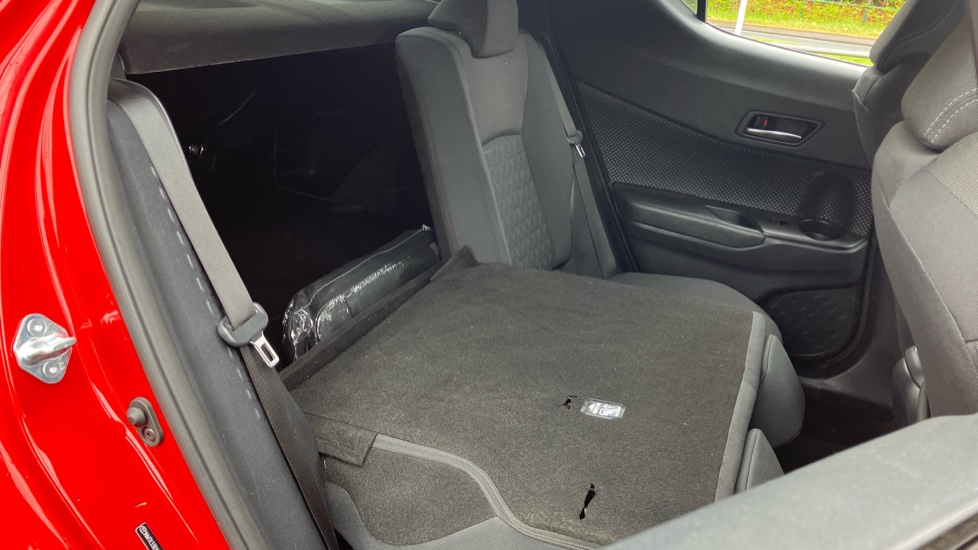 Toyota C-HR 1.8 Hybrid Design 5dr CVT Hybrid Hatchback - Image 18