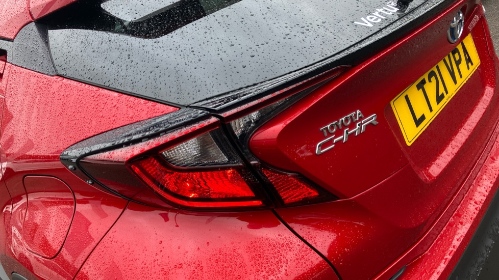 Toyota C-HR 1.8 Hybrid Design 5dr CVT Hybrid Hatchback - Image 21