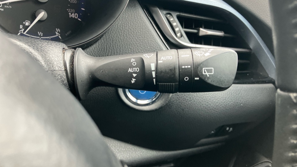 Toyota C-HR 1.8 Hybrid Design 5dr CVT Hybrid Hatchback - Image 37