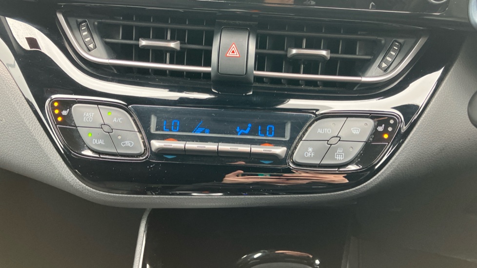 Toyota C-HR 1.8 Hybrid Design 5dr CVT Hybrid Hatchback - Image 38