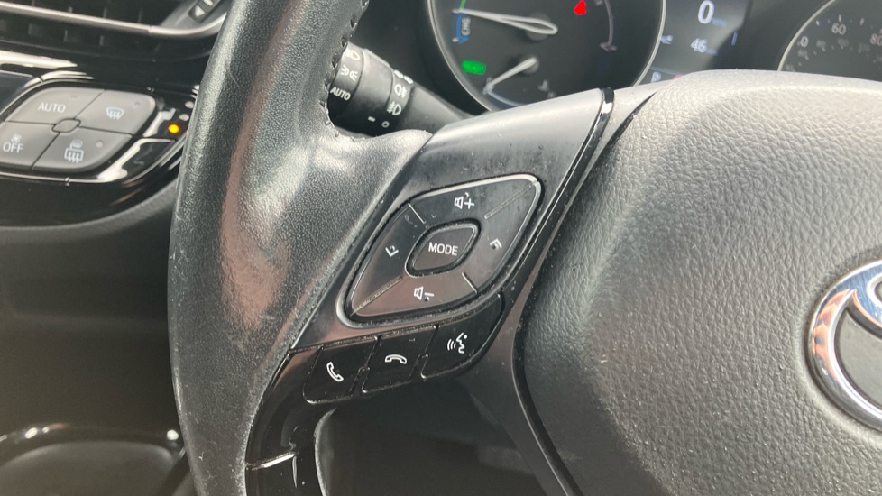 Toyota C-HR 1.8 Hybrid Design 5dr CVT Hybrid Hatchback - Image 42