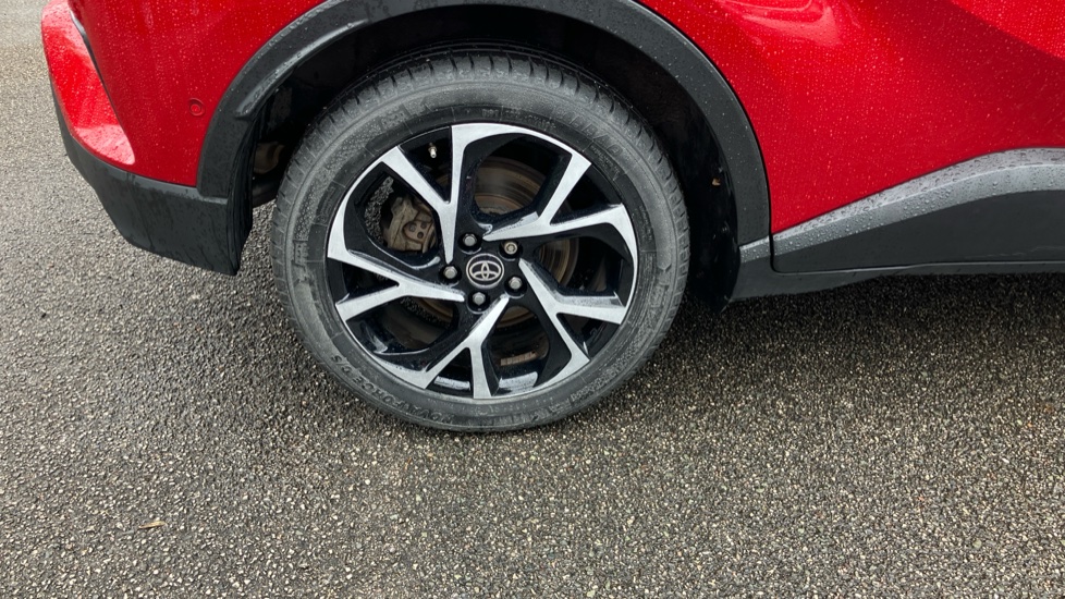 Toyota C-HR 1.8 Hybrid Design 5dr CVT Hybrid Hatchback - Image 57