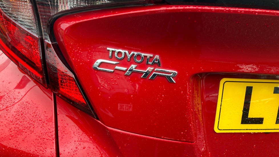 Toyota C-HR 1.8 Hybrid Design 5dr CVT Hybrid Hatchback - Image 59