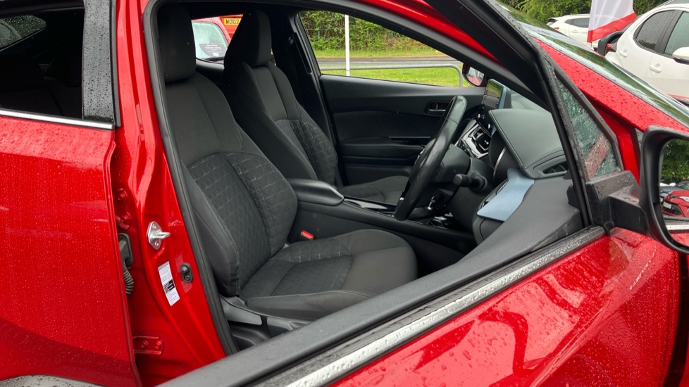 Toyota C-HR 1.8 Hybrid Design 5dr CVT Hybrid Hatchback - Image 62