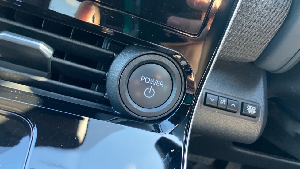 Toyota bZ4X 150kW Motion 71.4kWh 5dr Auto Electric Hatchback - Image 16