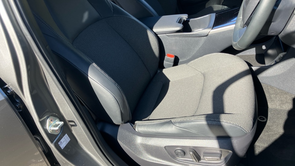 Toyota bZ4X 150kW Motion 71.4kWh 5dr Auto Electric Hatchback - Image 17