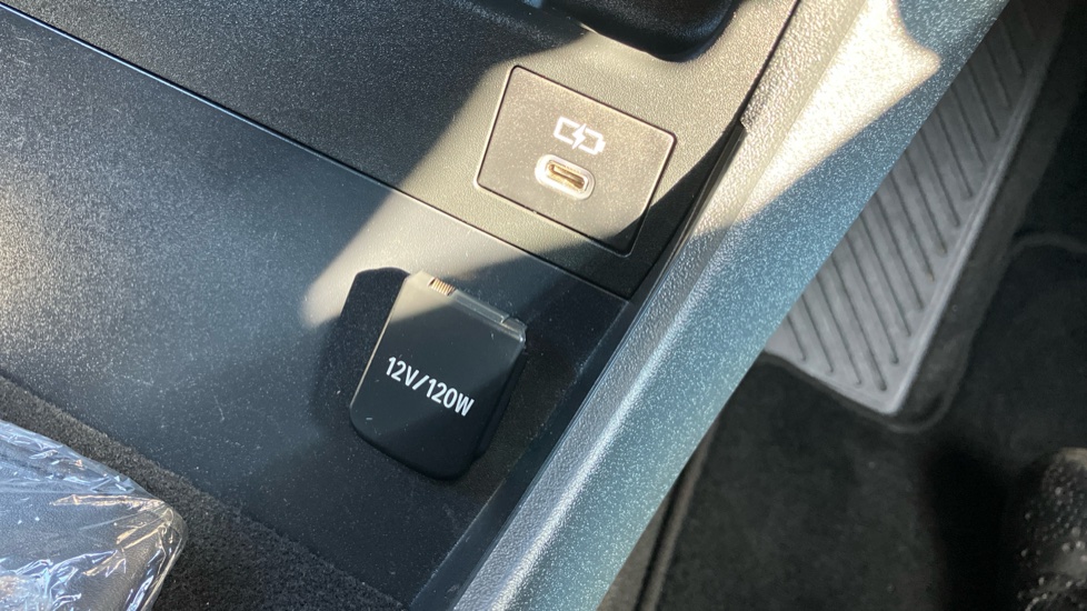 Toyota bZ4X 150kW Motion 71.4kWh 5dr Auto Electric Hatchback - Image 43