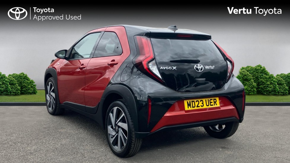 Toyota Aygo X 1.0 VVT-i Edge 5dr Auto Petrol Hatchback - Image 4