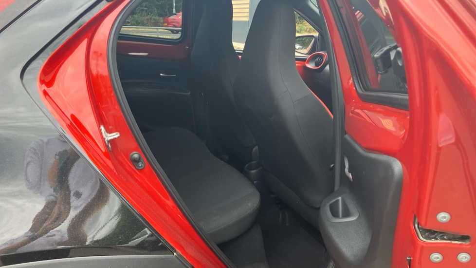 Toyota Aygo X 1.0 VVT-i Edge 5dr Auto Petrol Hatchback - Image 8