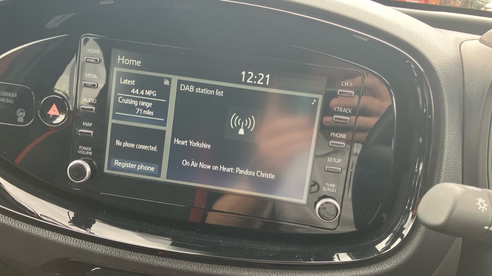 Toyota Aygo X 1.0 VVT-i Edge 5dr Auto Petrol Hatchback - Image 9