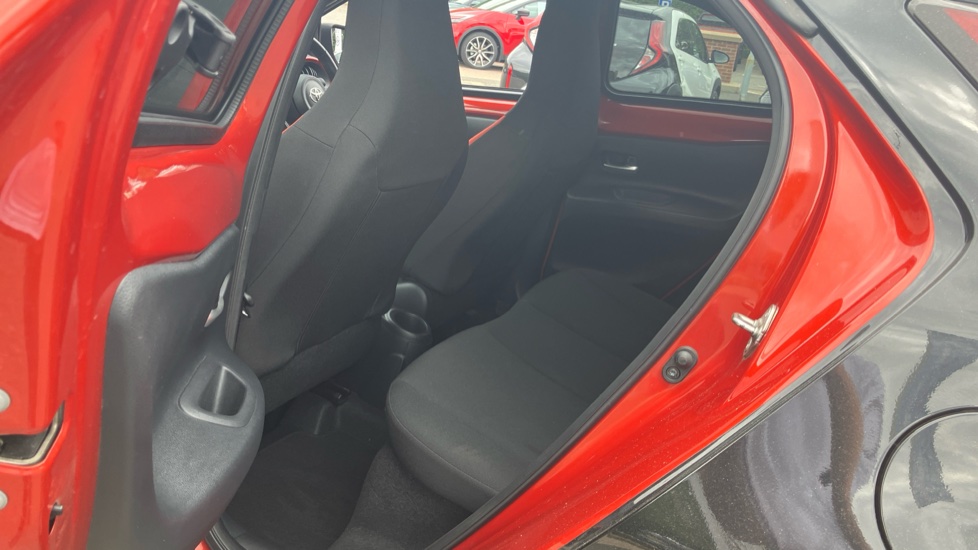 Toyota Aygo X 1.0 VVT-i Edge 5dr Auto Petrol Hatchback - Image 15