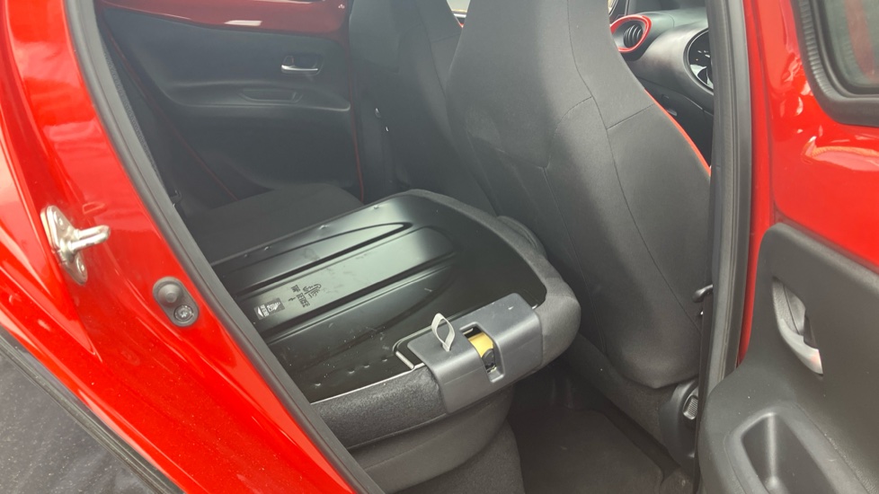 Toyota Aygo X 1.0 VVT-i Edge 5dr Auto Petrol Hatchback - Image 18