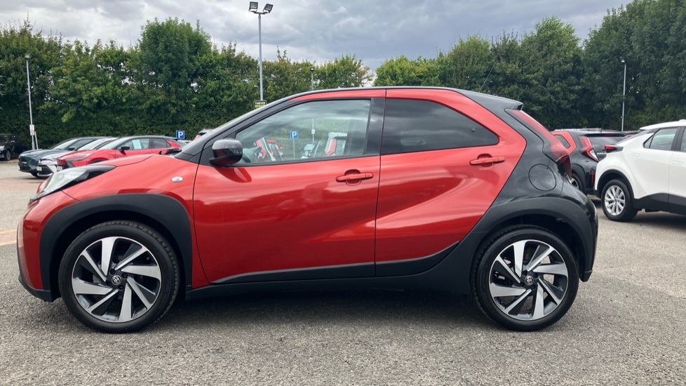 Toyota Aygo X 1.0 VVT-i Edge 5dr Auto Petrol Hatchback - Image 24