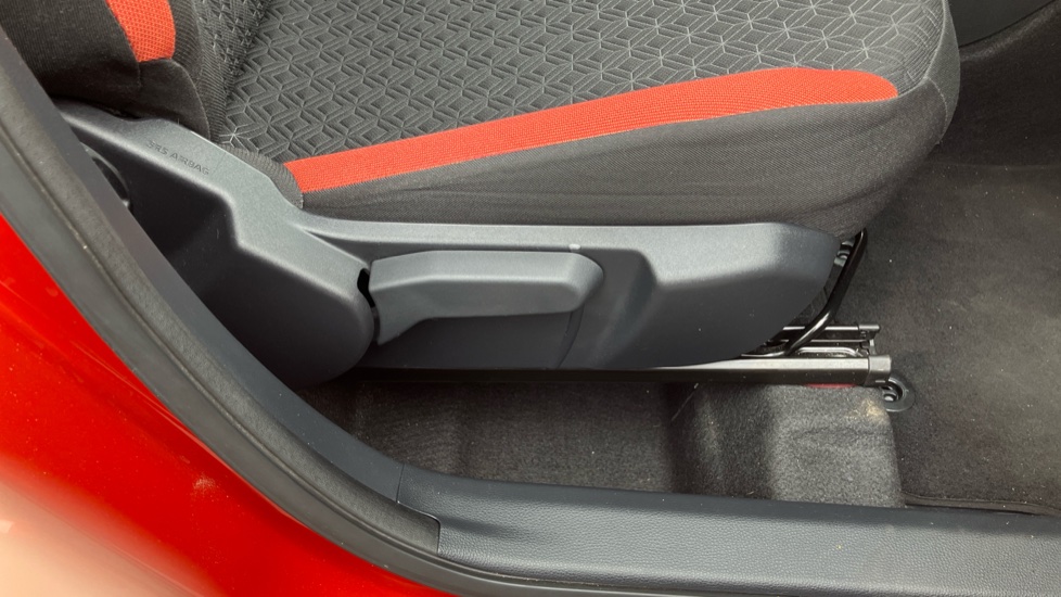 Toyota Aygo X 1.0 VVT-i Edge 5dr Auto Petrol Hatchback - Image 30