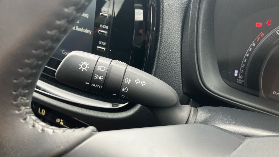 Toyota Aygo X 1.0 VVT-i Edge 5dr Auto Petrol Hatchback - Image 35