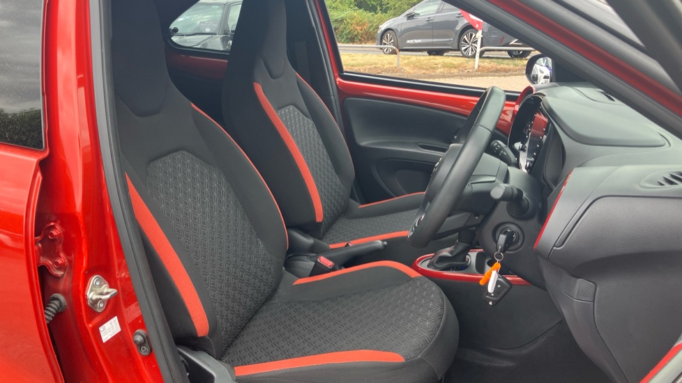 Toyota Aygo X 1.0 VVT-i Edge 5dr Auto Petrol Hatchback - Image 57