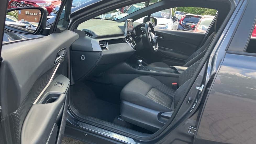 Toyota C-HR 1.8 Hybrid Icon 5dr CVT Hybrid Hatchback - Image 5