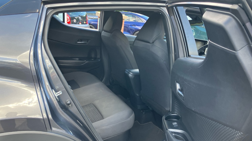 Toyota C-HR 1.8 Hybrid Icon 5dr CVT Hybrid Hatchback - Image 8