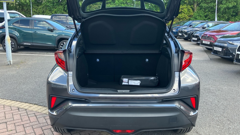 Toyota C-HR 1.8 Hybrid Icon 5dr CVT Hybrid Hatchback - Image 13