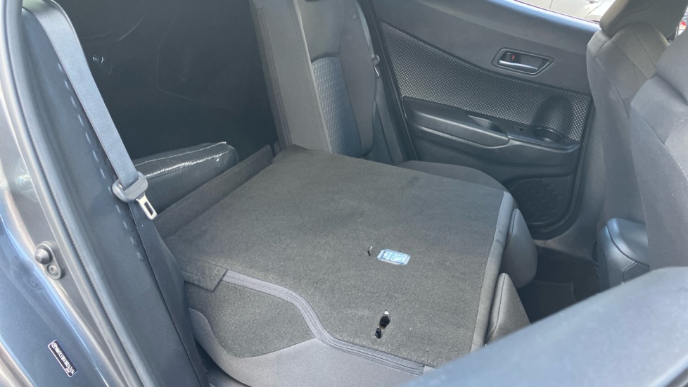 Toyota C-HR 1.8 Hybrid Icon 5dr CVT Hybrid Hatchback - Image 18