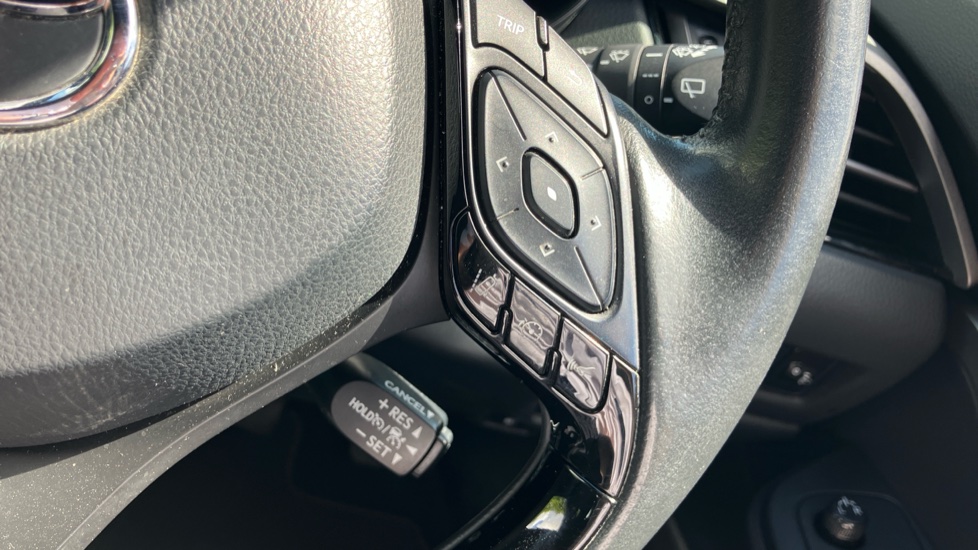 Toyota C-HR 1.8 Hybrid Icon 5dr CVT Hybrid Hatchback - Image 32
