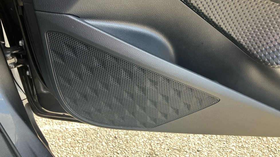 Toyota C-HR 1.8 Hybrid Icon 5dr CVT Hybrid Hatchback - Image 40