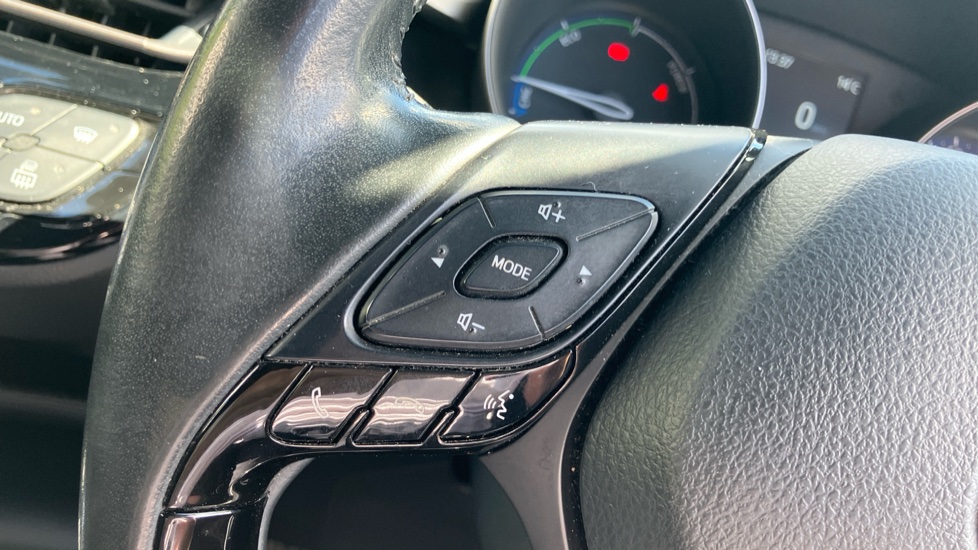 Toyota C-HR 1.8 Hybrid Icon 5dr CVT Hybrid Hatchback - Image 41