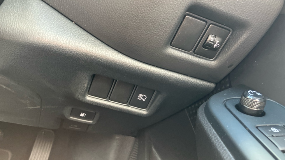 Toyota C-HR 1.8 Hybrid Icon 5dr CVT Hybrid Hatchback - Image 63