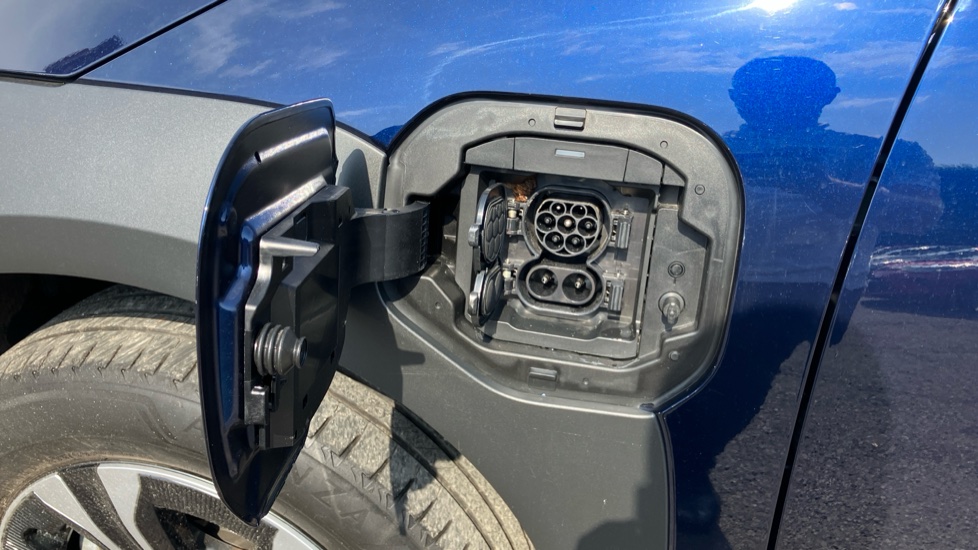 Toyota bZ4X 160kW Motion 71.4kWh 5dr Auto AWD [11kW] Electric Hatchback - Image 35