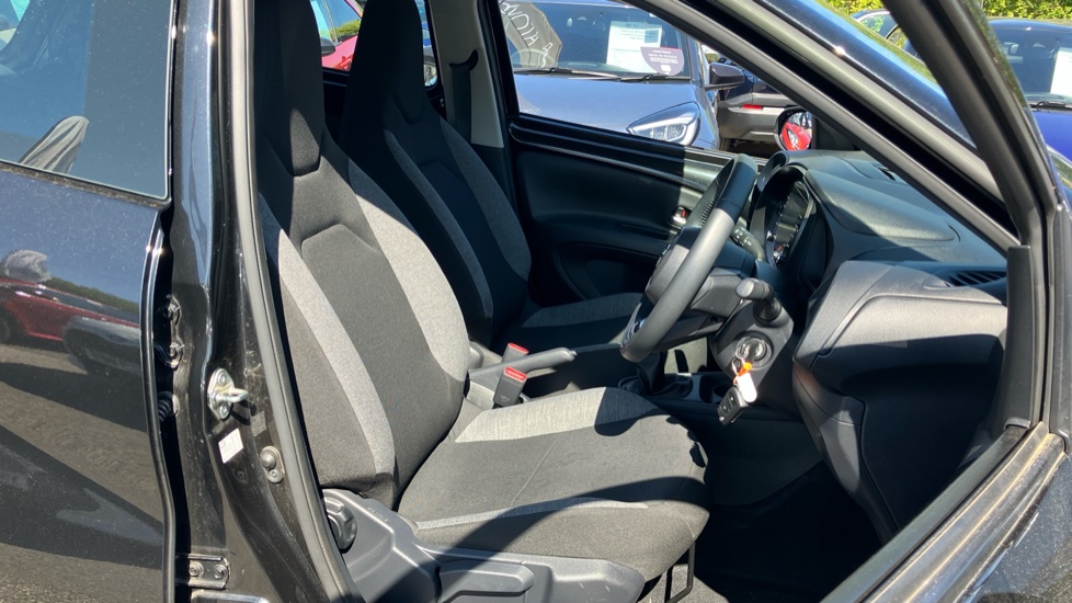 Toyota Aygo X 1.0 VVT-i Pure 5dr Petrol Hatchback - Image 57