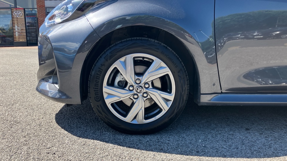 Toyota Yaris 1.5 Hybrid Icon 5dr CVT Hybrid Hatchback - Image 25