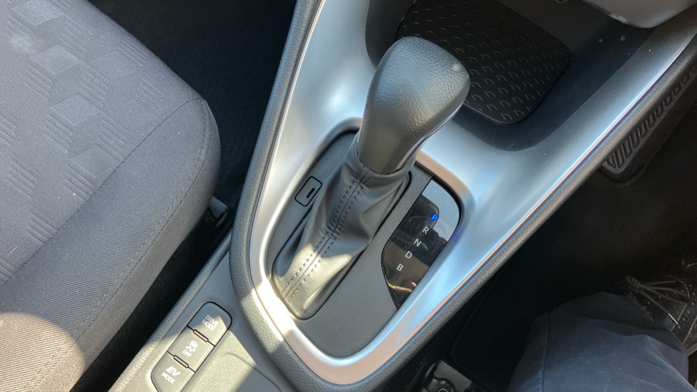 Toyota Yaris 1.5 Hybrid Icon 5dr CVT Hybrid Hatchback - Image 27