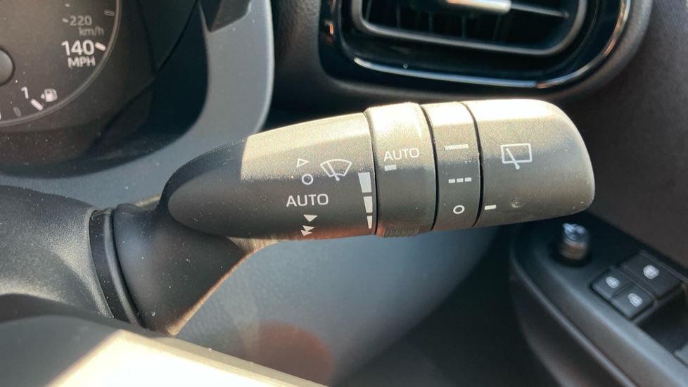 Toyota Yaris 1.5 Hybrid Icon 5dr CVT Hybrid Hatchback - Image 36