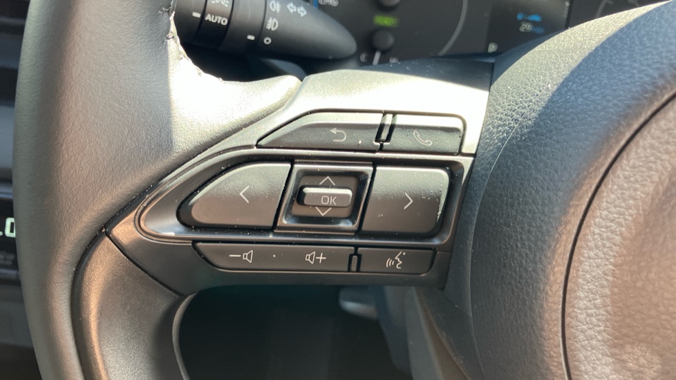 Toyota Yaris 1.5 Hybrid Icon 5dr CVT Hybrid Hatchback - Image 41