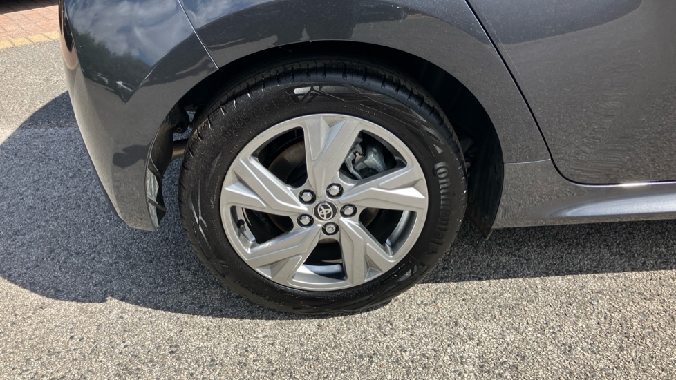 Toyota Yaris 1.5 Hybrid Icon 5dr CVT Hybrid Hatchback - Image 55