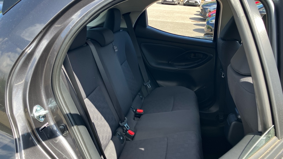 Toyota Yaris 1.5 Hybrid Icon 5dr CVT Hybrid Hatchback - Image 62