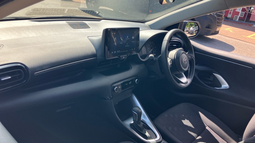 Toyota Yaris 1.5 Hybrid Icon 5dr CVT Hybrid Hatchback - Image 65