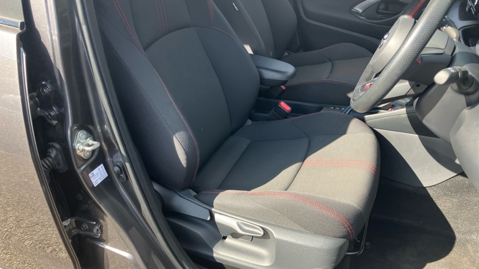 Toyota Yaris 1.5 Hybrid GR Sport 5dr CVT Hybrid Hatchback - Image 17