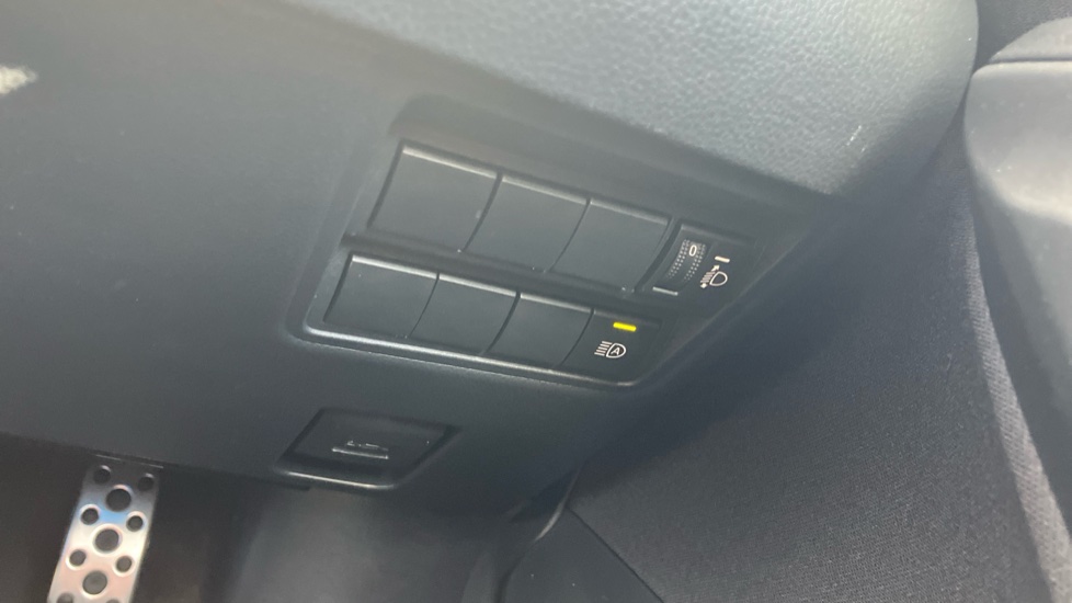 Toyota Yaris 1.5 Hybrid GR Sport 5dr CVT Hybrid Hatchback - Image 67