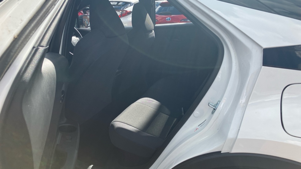Toyota C-HR 1.8 Hybrid Icon 5dr CVT Hybrid Hatchback - Image 15