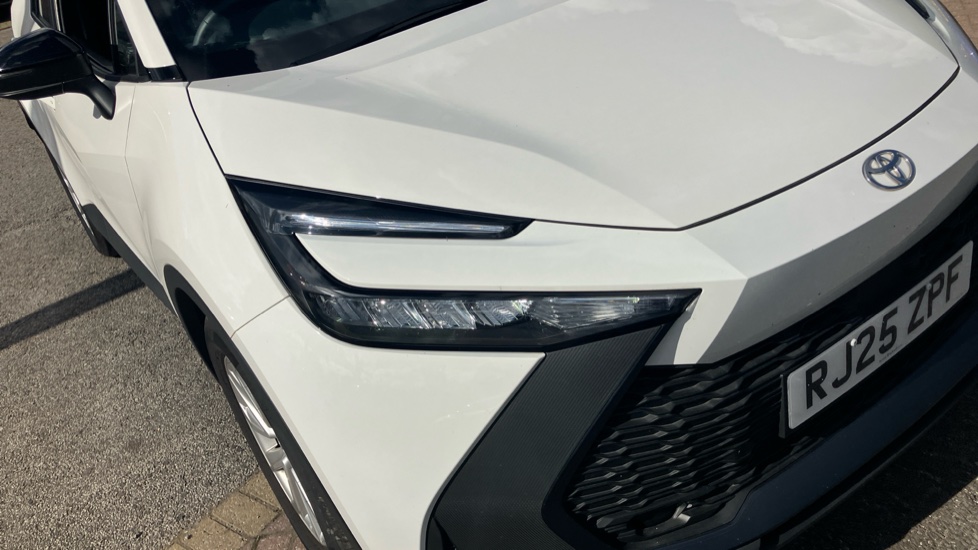 Toyota C-HR 1.8 Hybrid Icon 5dr CVT Hybrid Hatchback - Image 20