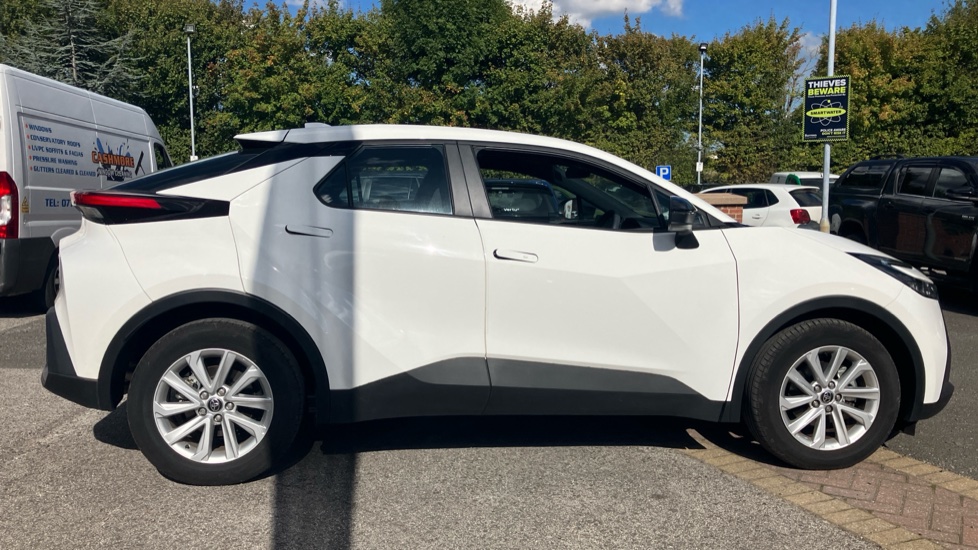 Toyota C-HR 1.8 Hybrid Icon 5dr CVT Hybrid Hatchback - Image 23