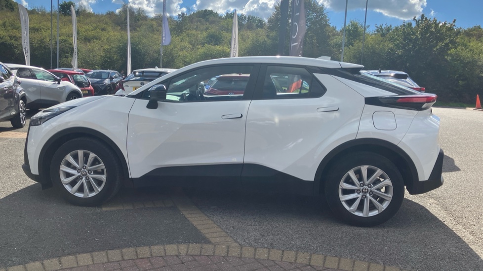 Toyota C-HR 1.8 Hybrid Icon 5dr CVT Hybrid Hatchback - Image 24