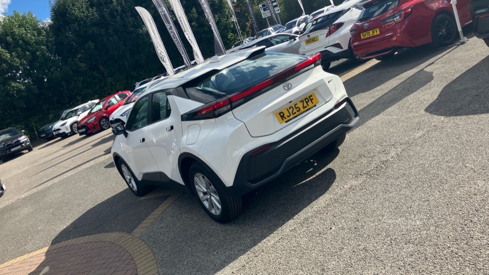 Toyota C-HR 1.8 Hybrid Icon 5dr CVT Hybrid Hatchback - Image 52