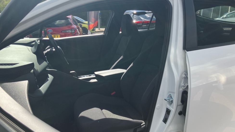Toyota C-HR 1.8 Hybrid Icon 5dr CVT Hybrid Hatchback - Image 62