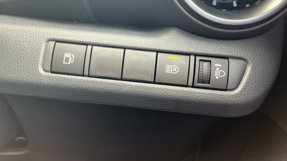 Toyota C-HR 1.8 Hybrid Icon 5dr CVT Hybrid Hatchback - Image 64